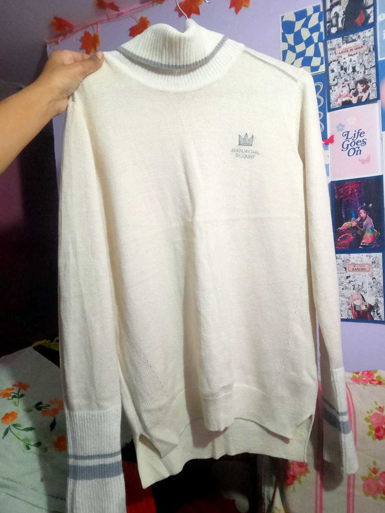 Soft &amp; Cozy White 🐻‍❄️ Sweater !!