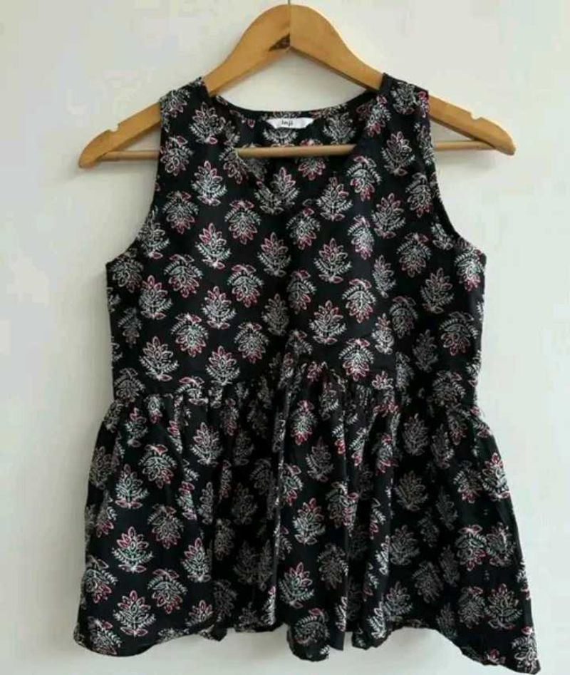 Printed Sleeveless Short Kurti