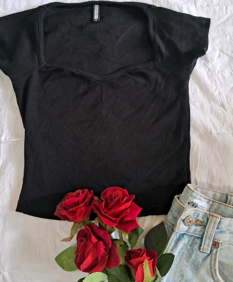 Black Sweetheart Crop Top