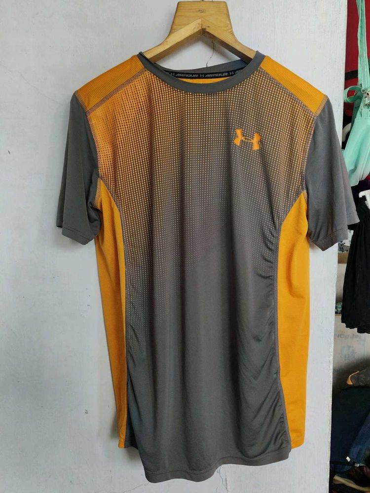 🩶 🧡 Grey-Orange Under Armour Men&#39;s Tshirt