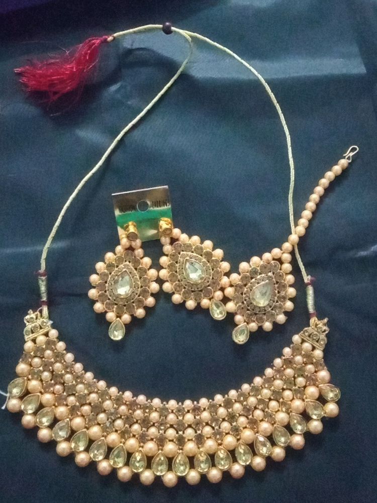 Beautiful Pearl Jewellery Set