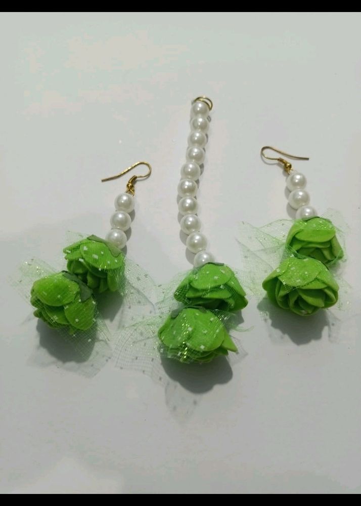 green earrings and mangtikka combo