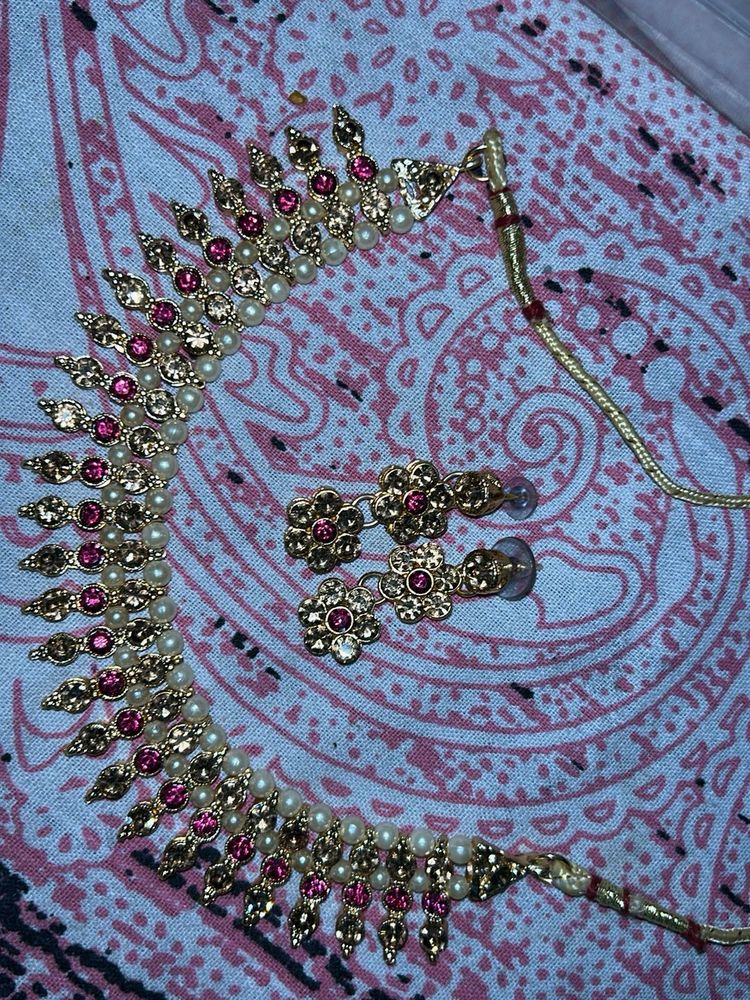 Elegant Necklace &amp; Earring Set