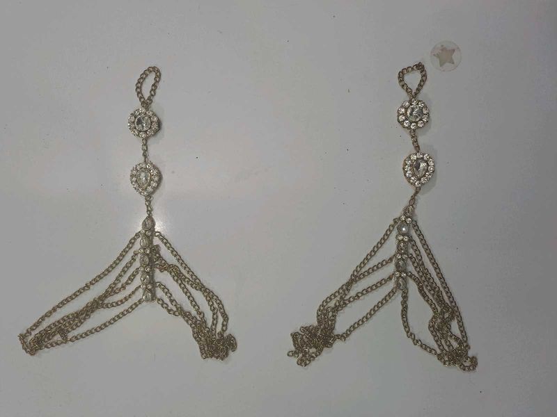 A Pair Of Dazzling Kundan style Stone Hathphool