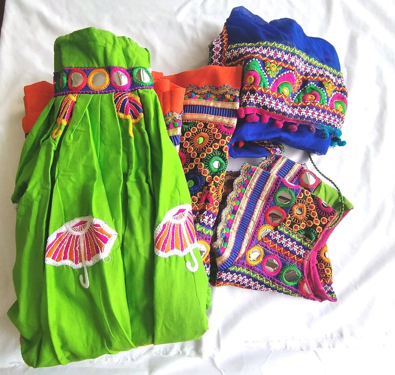 Green Embroidered Lehenga Set (Girl&#39;s)