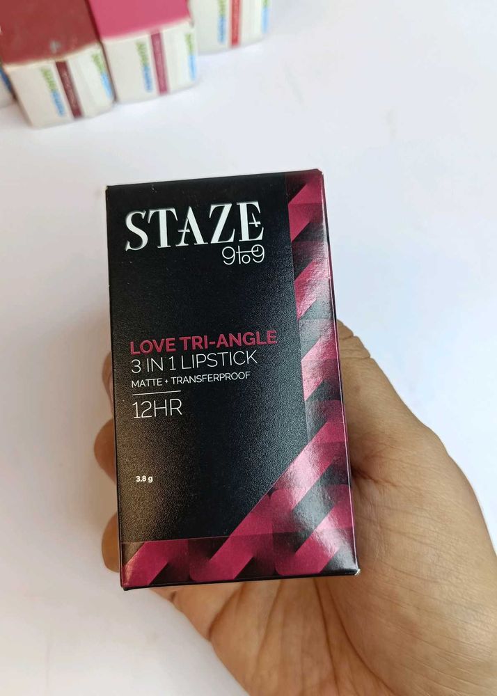 Stage Triangle Lipstick