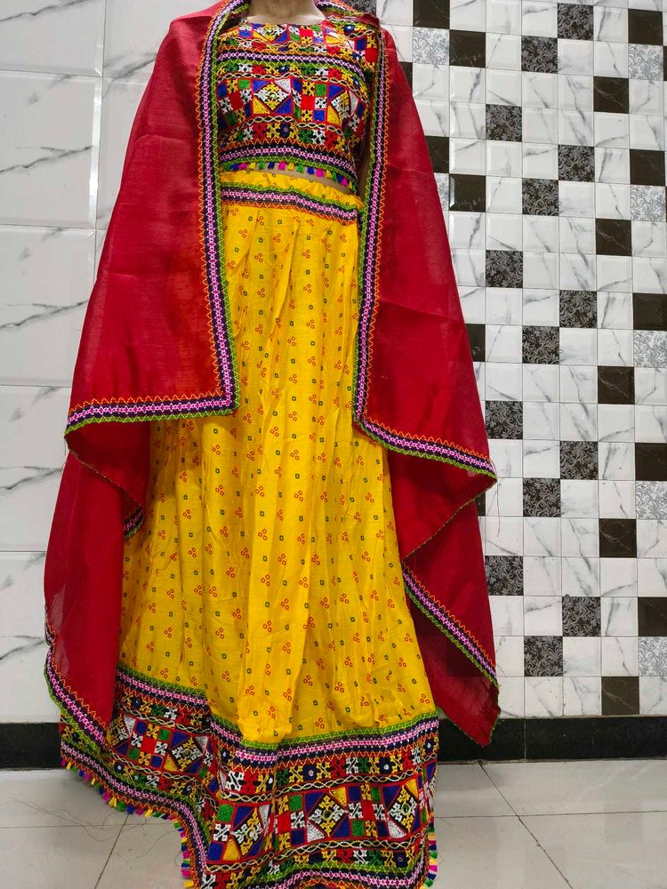 Navaratri Bandhani Chaniya / Lehenga Choli