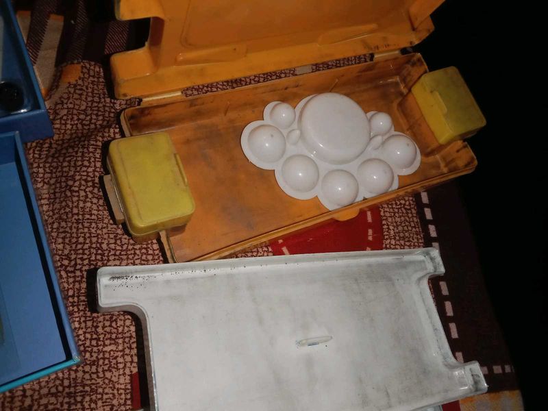 Pencil Box Set With Earphones Pack