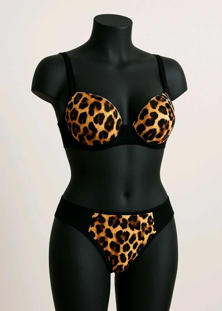 Tiger print lingerie set