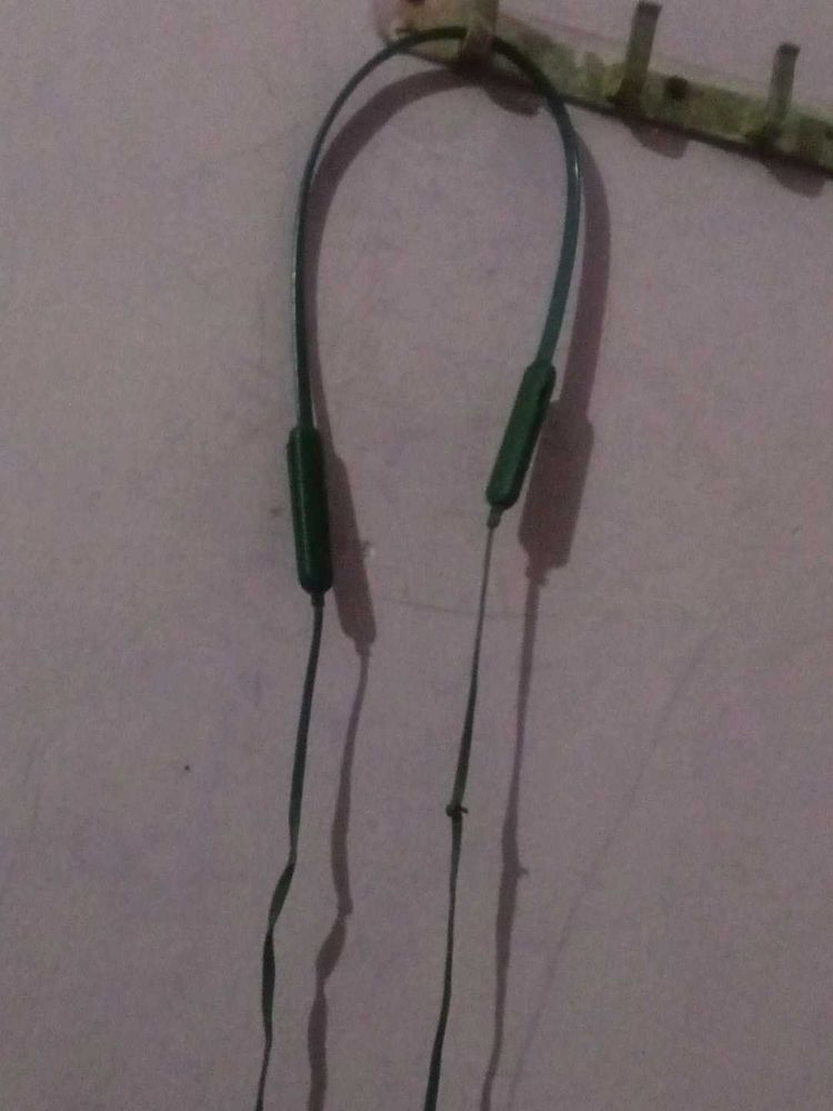 Used Totally But Working  Recive With Charging Cab