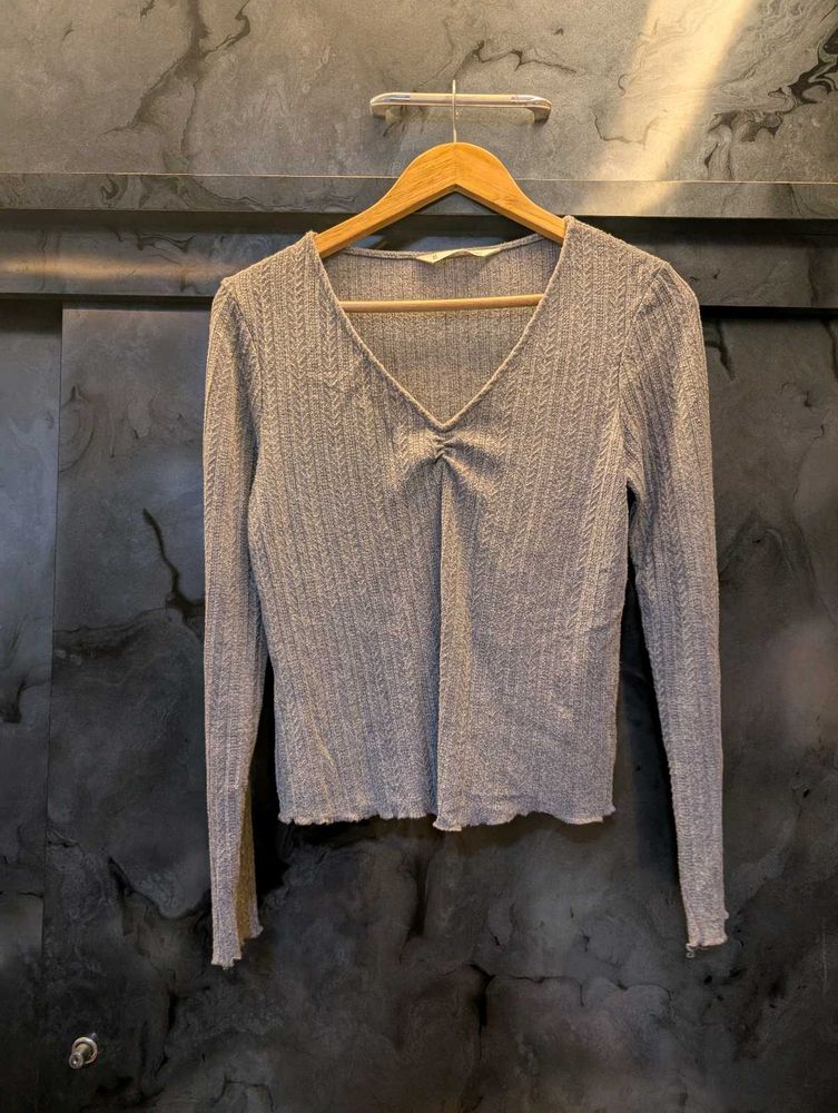 MANGO Women&#39;s Grey Top!