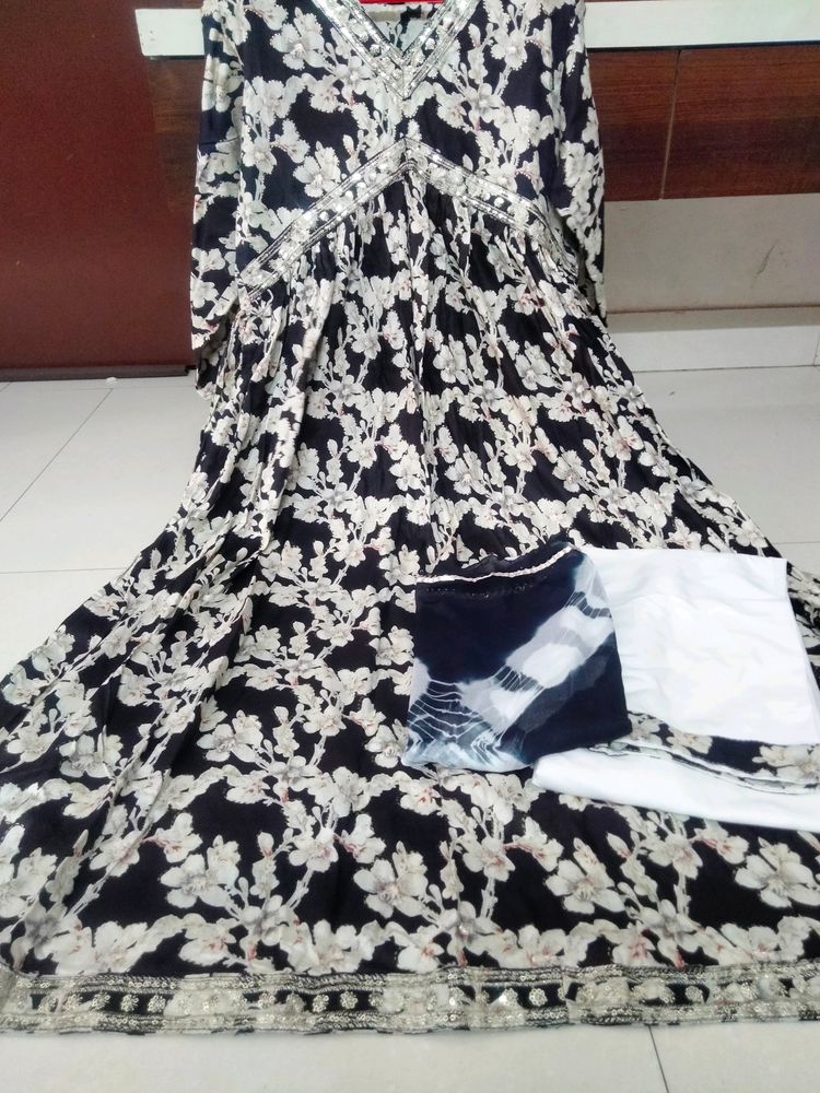 Sale Offer 🎉Aliya Kurti 3 Pc Set