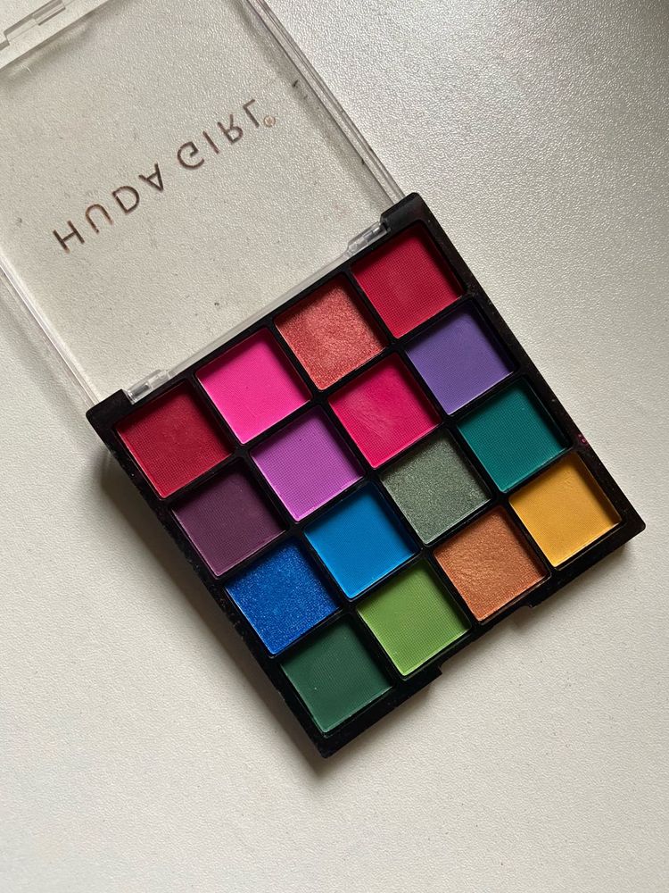 new colourful eyeshadow palette🌈❤️
