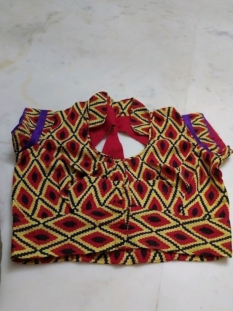 COLLAR PATTERNED BLOUSE