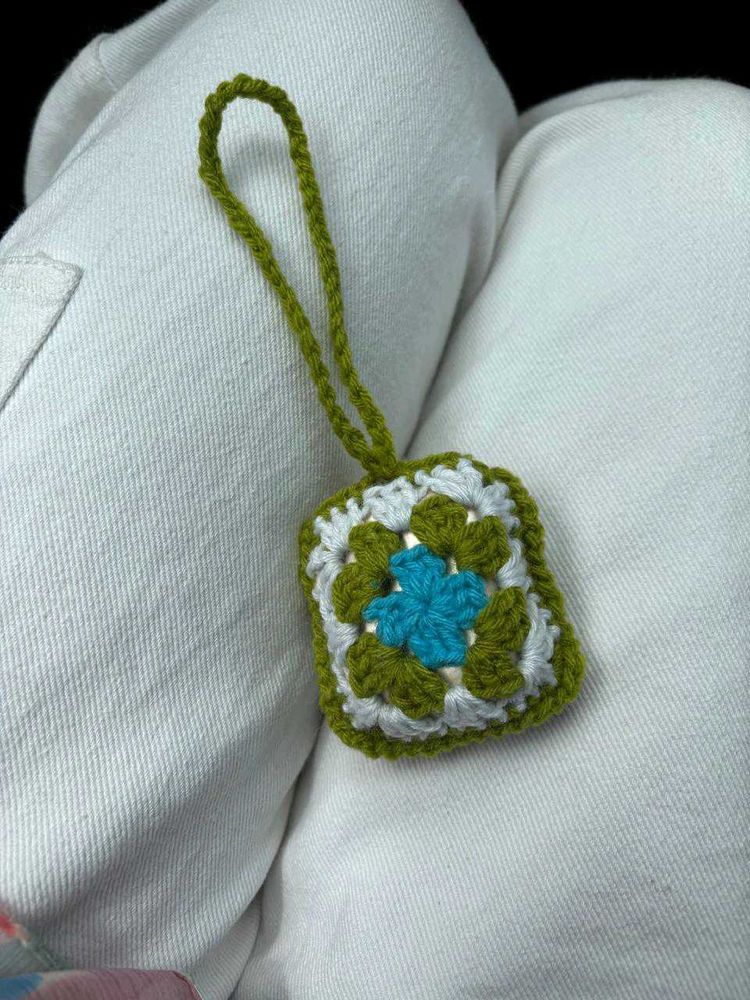 Crochet Handmade earbuds, lipbalm,coins...cage, po