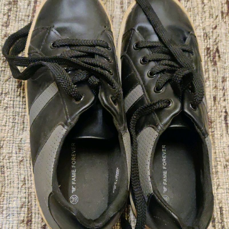 Unisex shoes from Fame Forever(size 39)