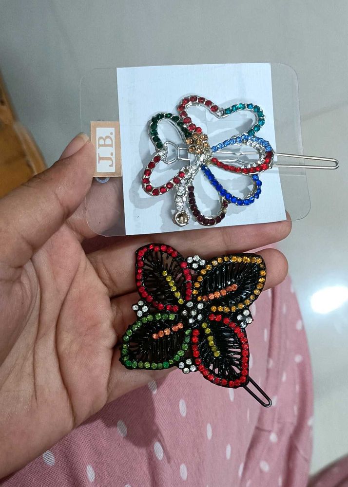 2 Hair Clips