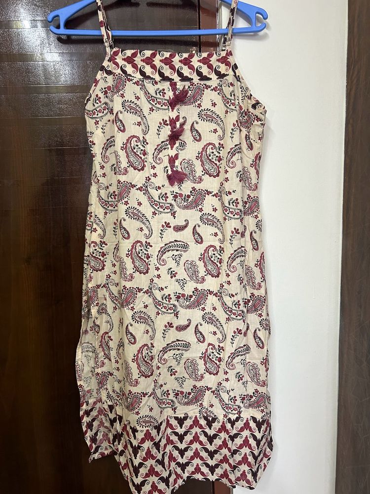 Straight Cut Kurta Sleevless