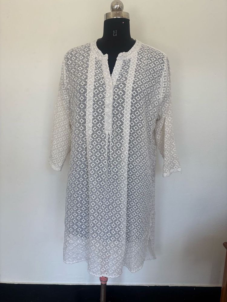 Elegant White Embroidered Kurti