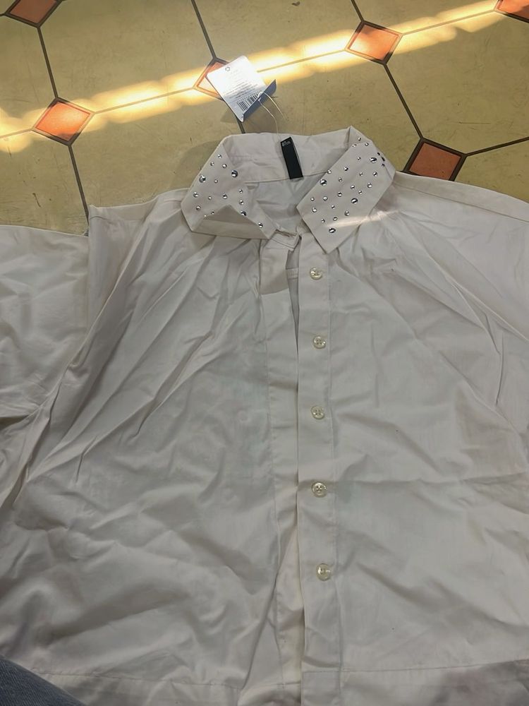 white shirt from trends
