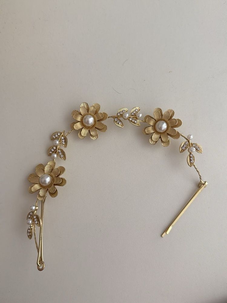 Gold Floral Pearl Hair Accessory
