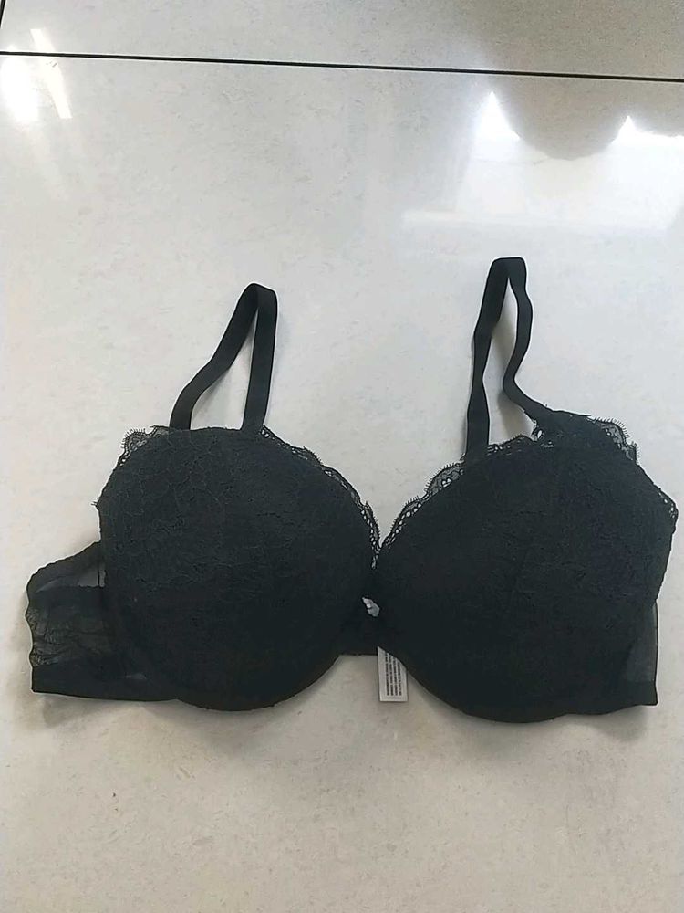 40C Black Lace Bra