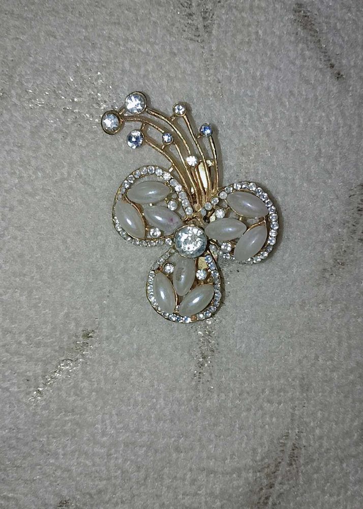 This is a Saree Pinn..Lightly Used &amp; Looks Good