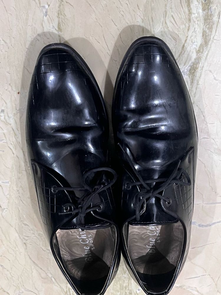 Black Shiny Shoes