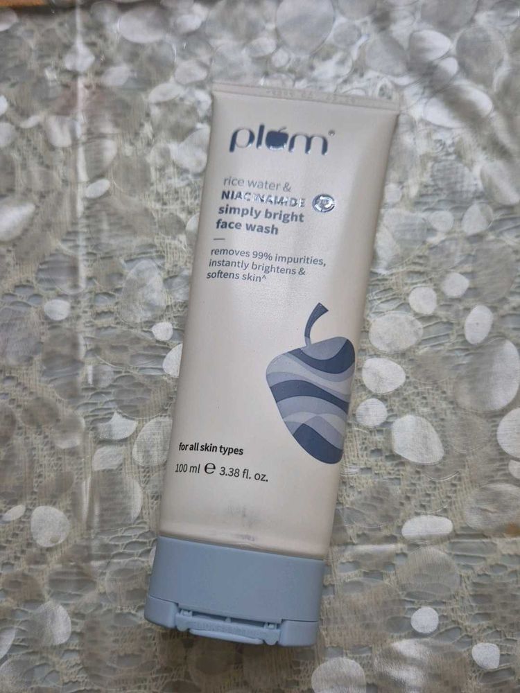 Plum Rice Water And Niancinamide Face Wash