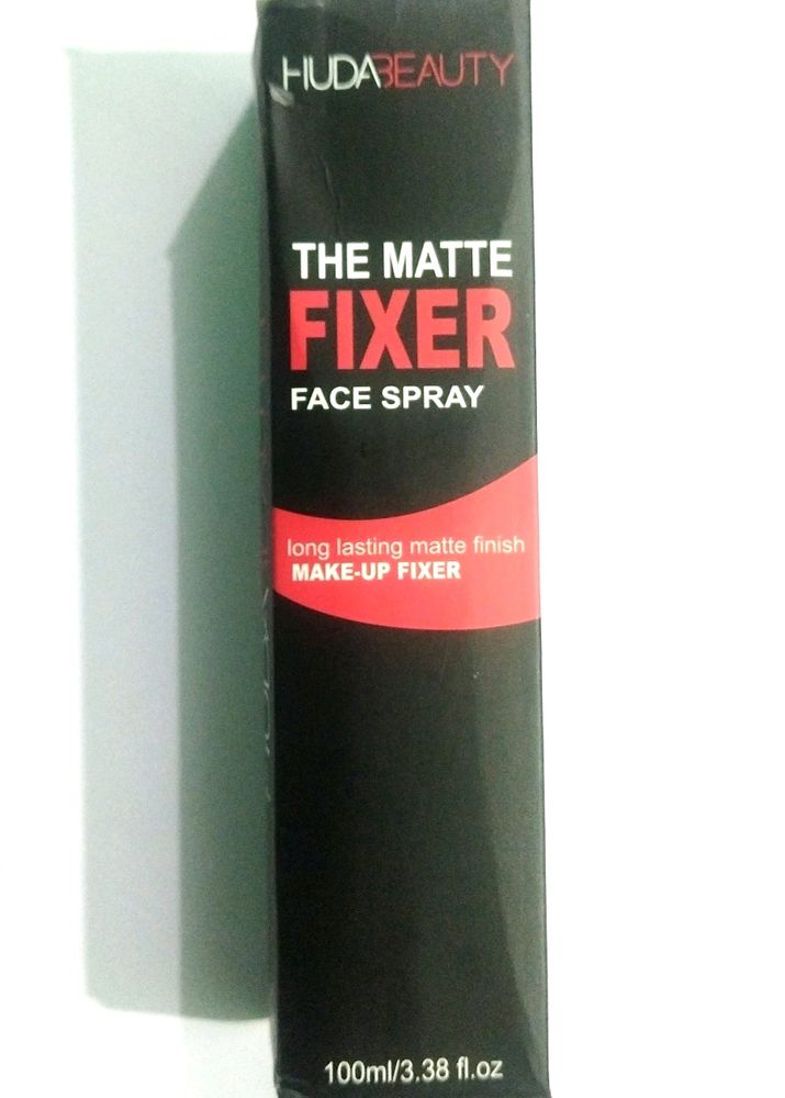 The Matte Fixer Face Spray
