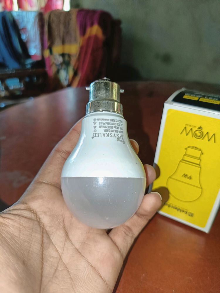 9 W Goldmedal Wow LED Bulb, Warm White