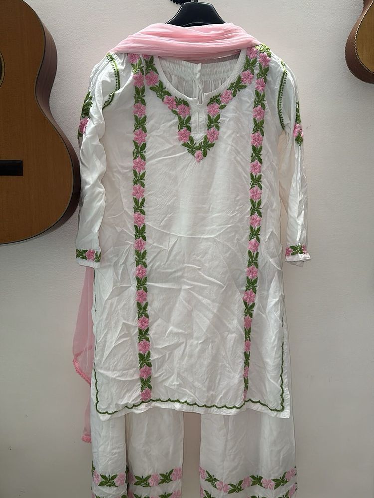 Floral Embroidered Kurta set