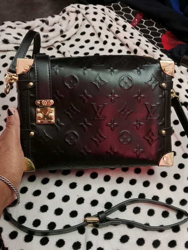LOUIS VUITTON PARIS Black Sling Bag