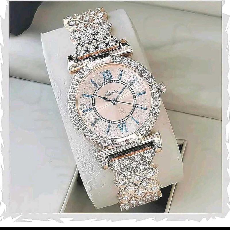 Stylish Women's Crystal Watch