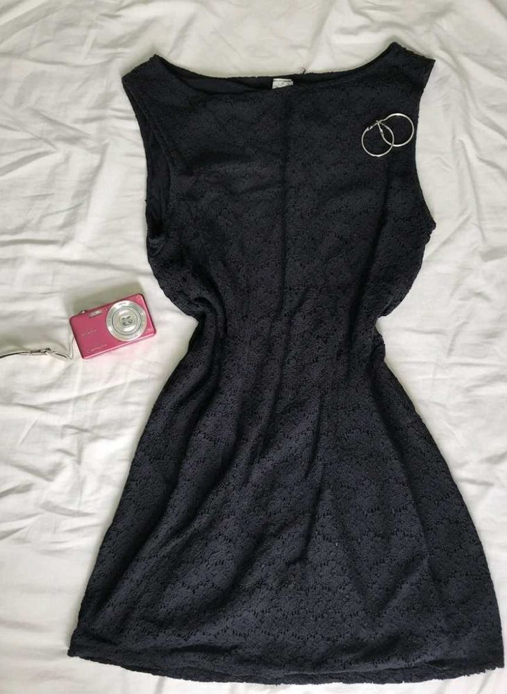Elegant Black Sleeveless Dress