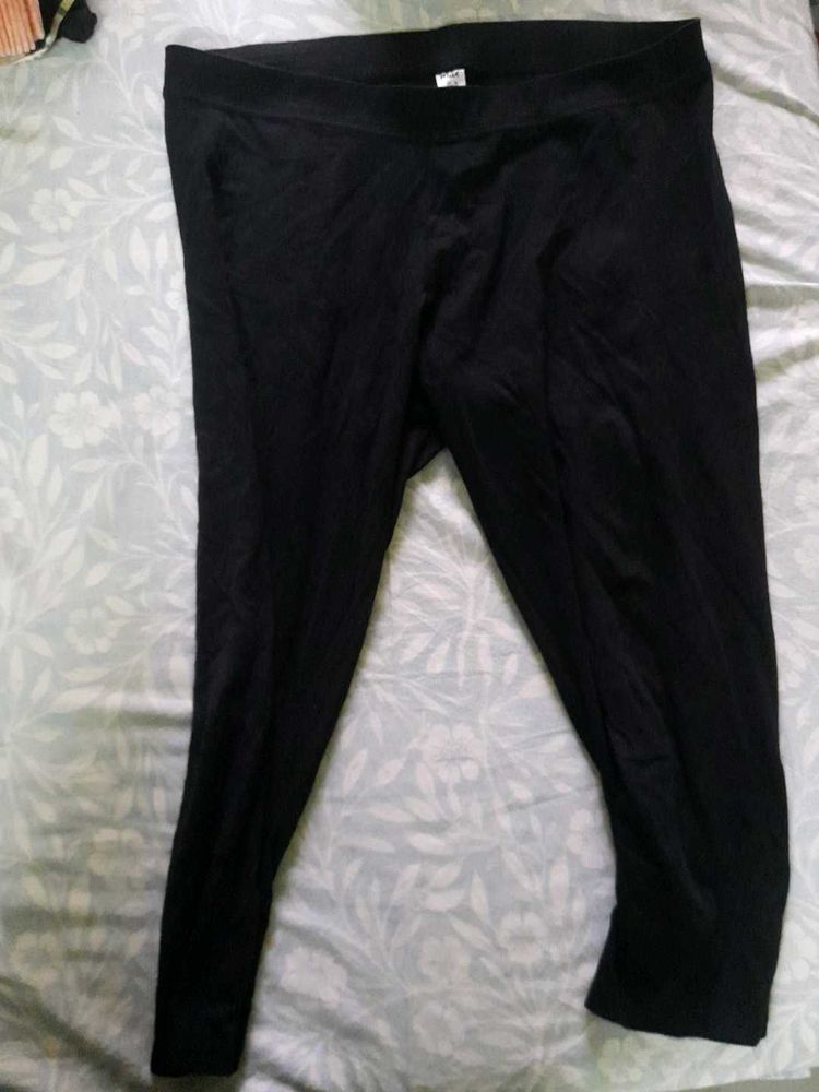 Black Capri Leggings