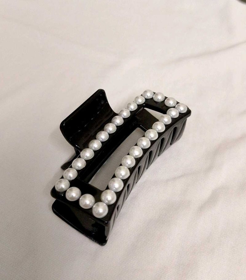 Pearl Hair Claw Clip