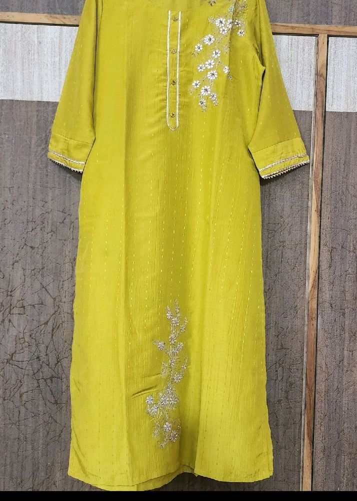 AKS Kurta Set From AJIO
