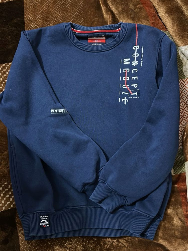 Stylish Blue Graphic Print Sweatshirt