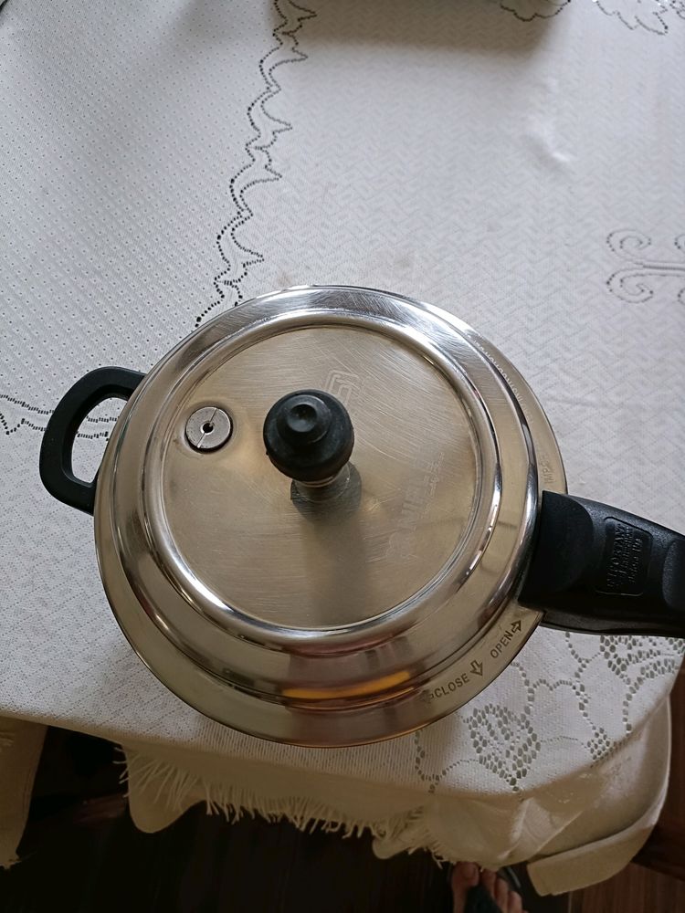 Nirlon Stainless Steel Cooker 3 Litre