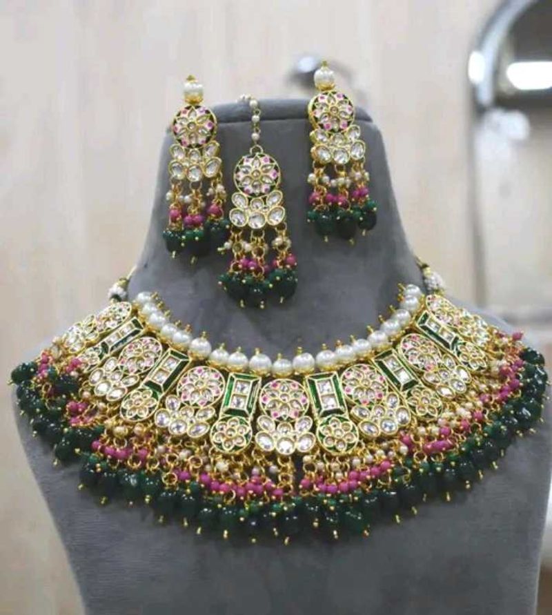 Stunning Kundan Jewellery Set