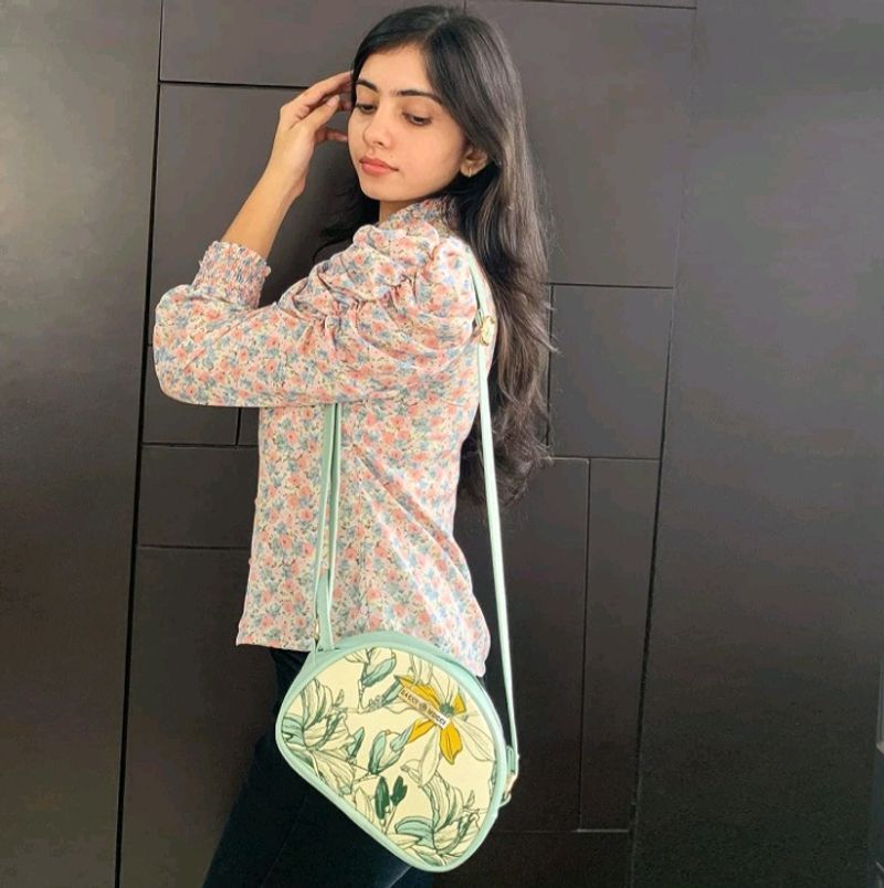 Sacci Mucci Sling Bag