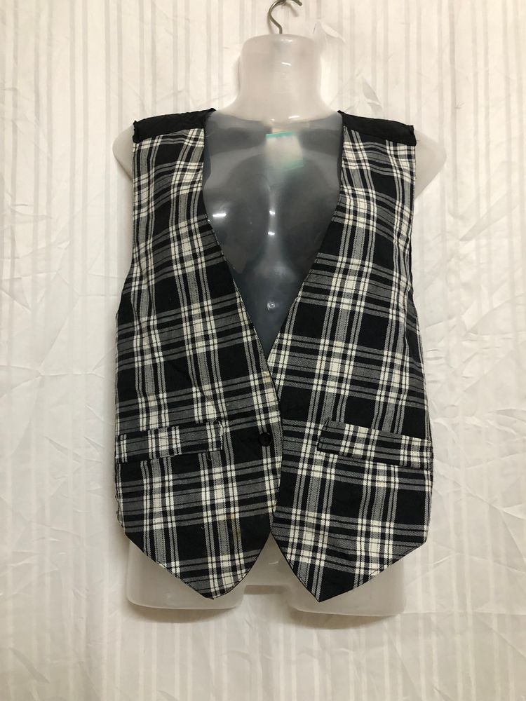 Moderama Black Waistcoat