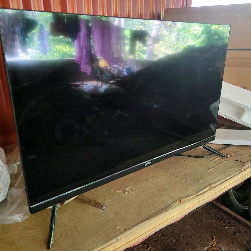Gadzo 32&#34; LED TV