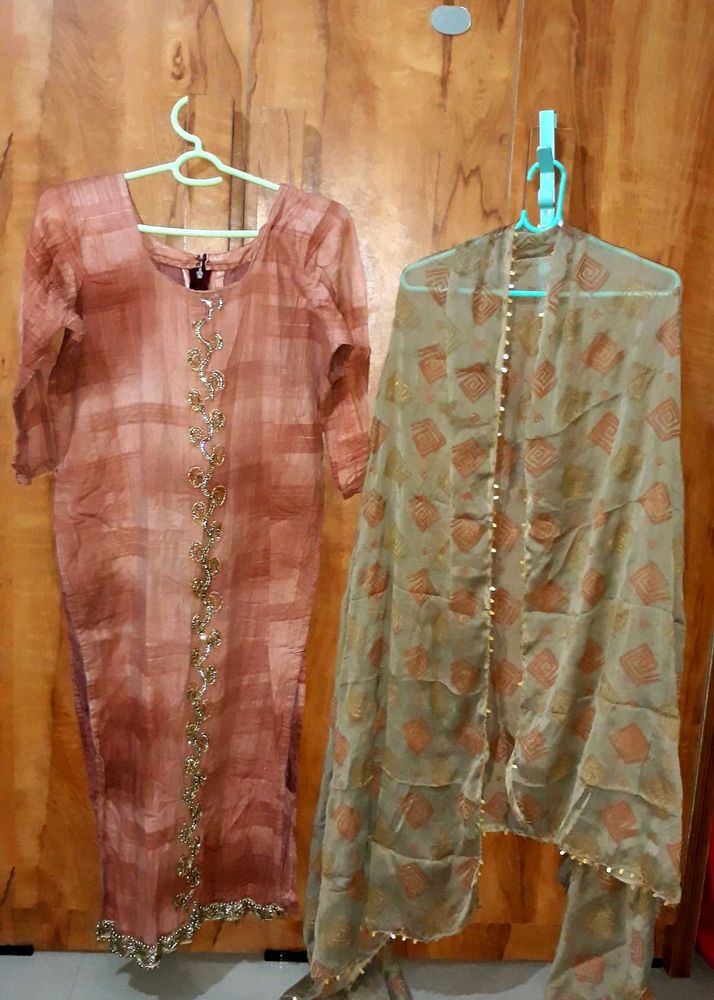 Pakistani Kurti With Dupatta Set