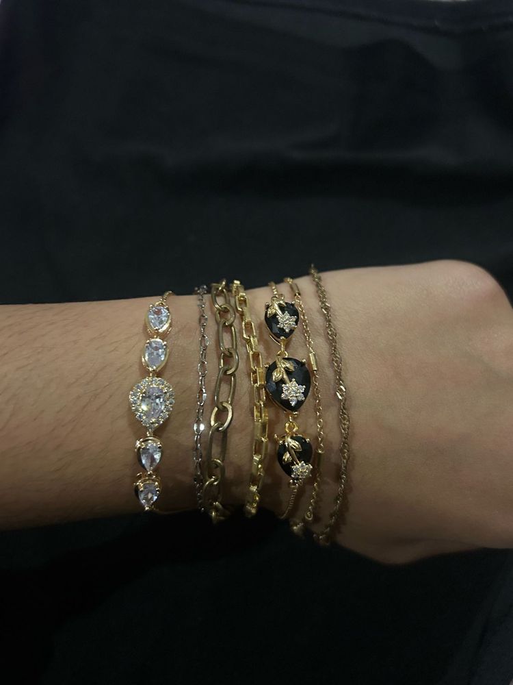 get any 4 bracelets in just ₹110 only