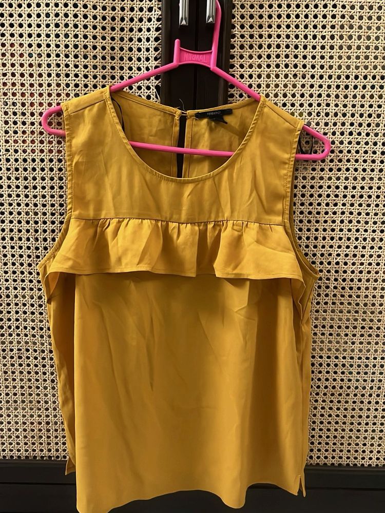 Chic Mustard Top