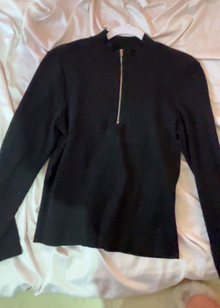 Defacto Shimmer Black Zipper Top