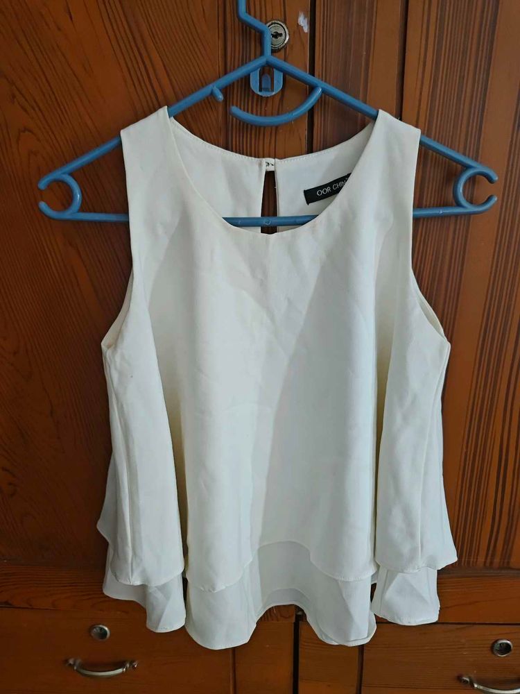 Elegant White Sleeveless Top