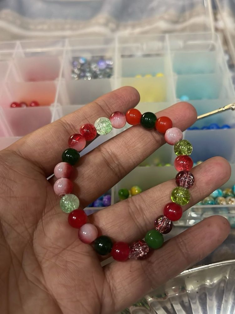 Christmas crackle Beaded Bracelet